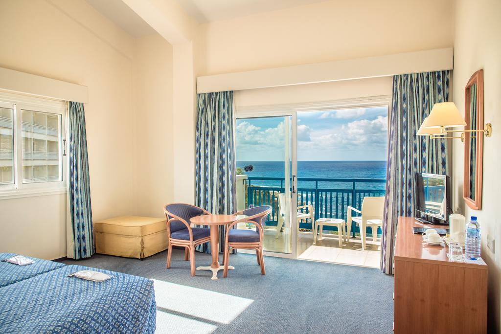 Cynthiana Beach Hotel Kissonerga Quarto foto